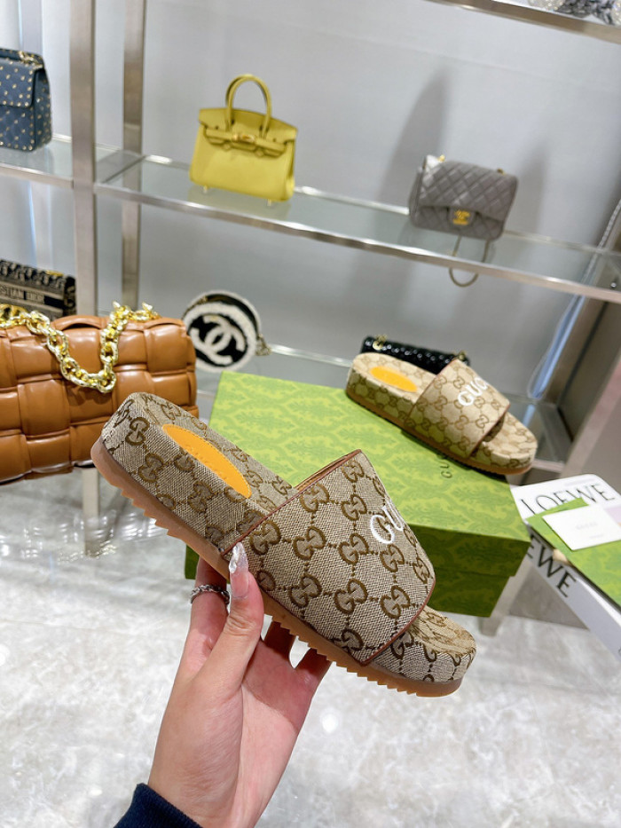 GCI GG Slide Sandal